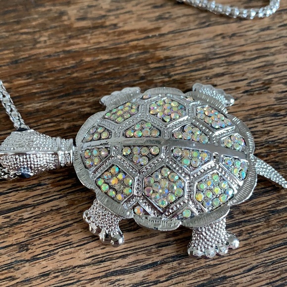 Crystal turtle necklace - Picture 3 of 3
